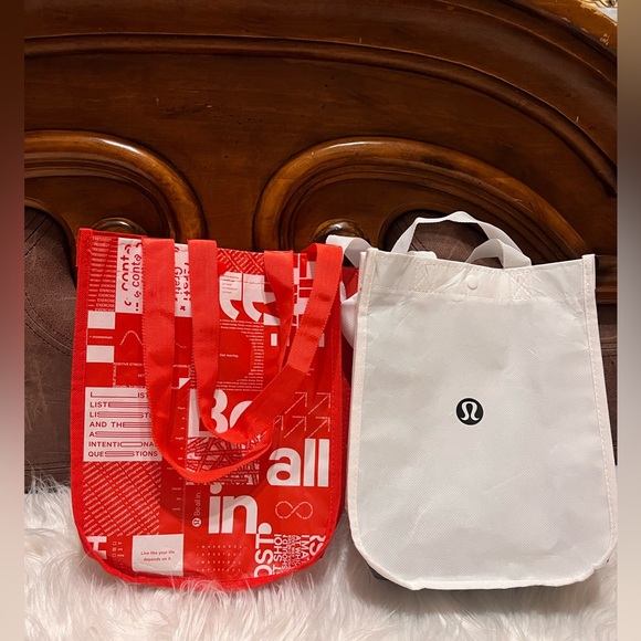 lululemon athletica Red Graphic & White Logo Reusable Tote Pair - Picture 4 of 5